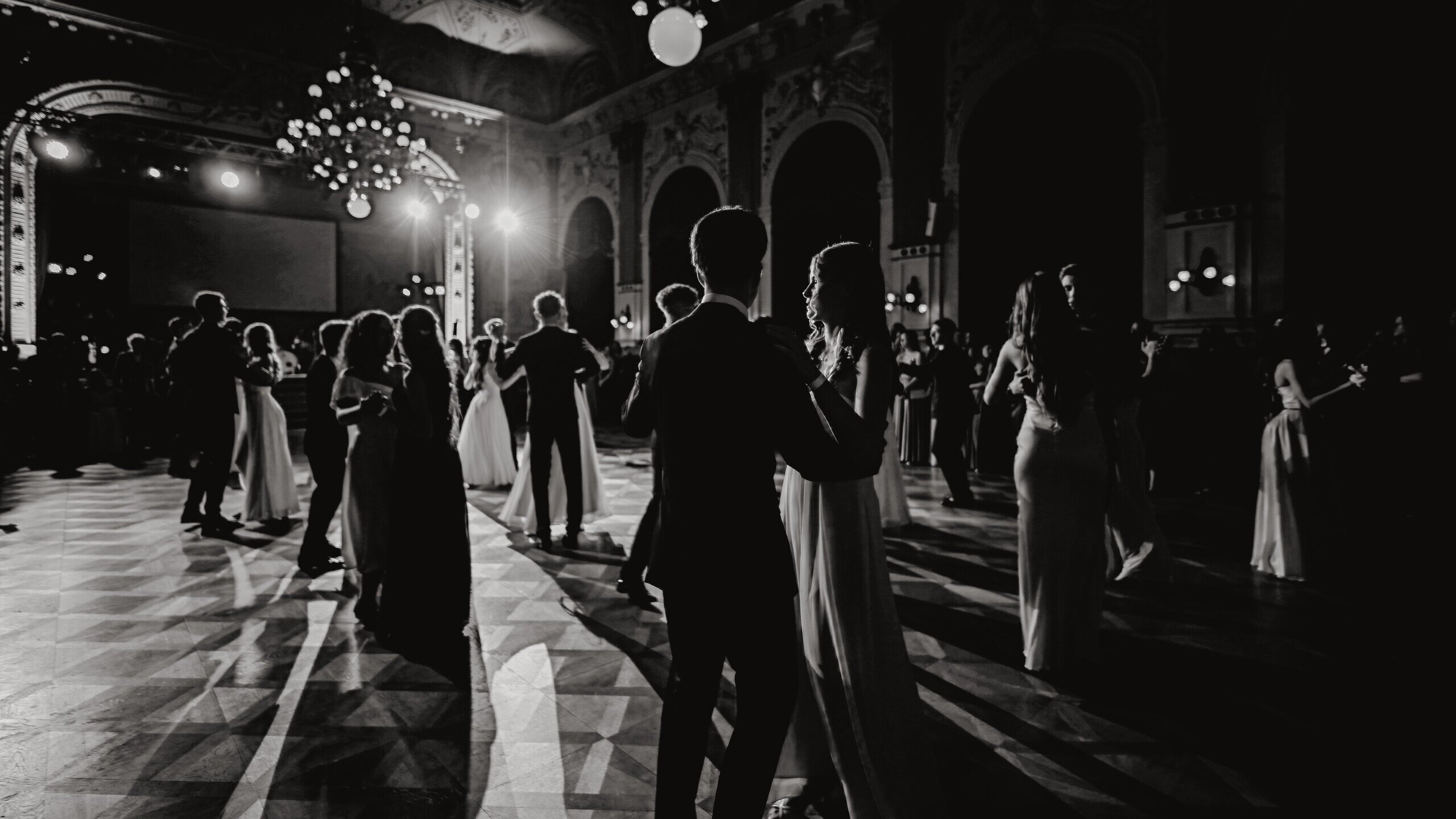 Eventfotografie - Tanzfläche bei einem Maturaball im Festsaal