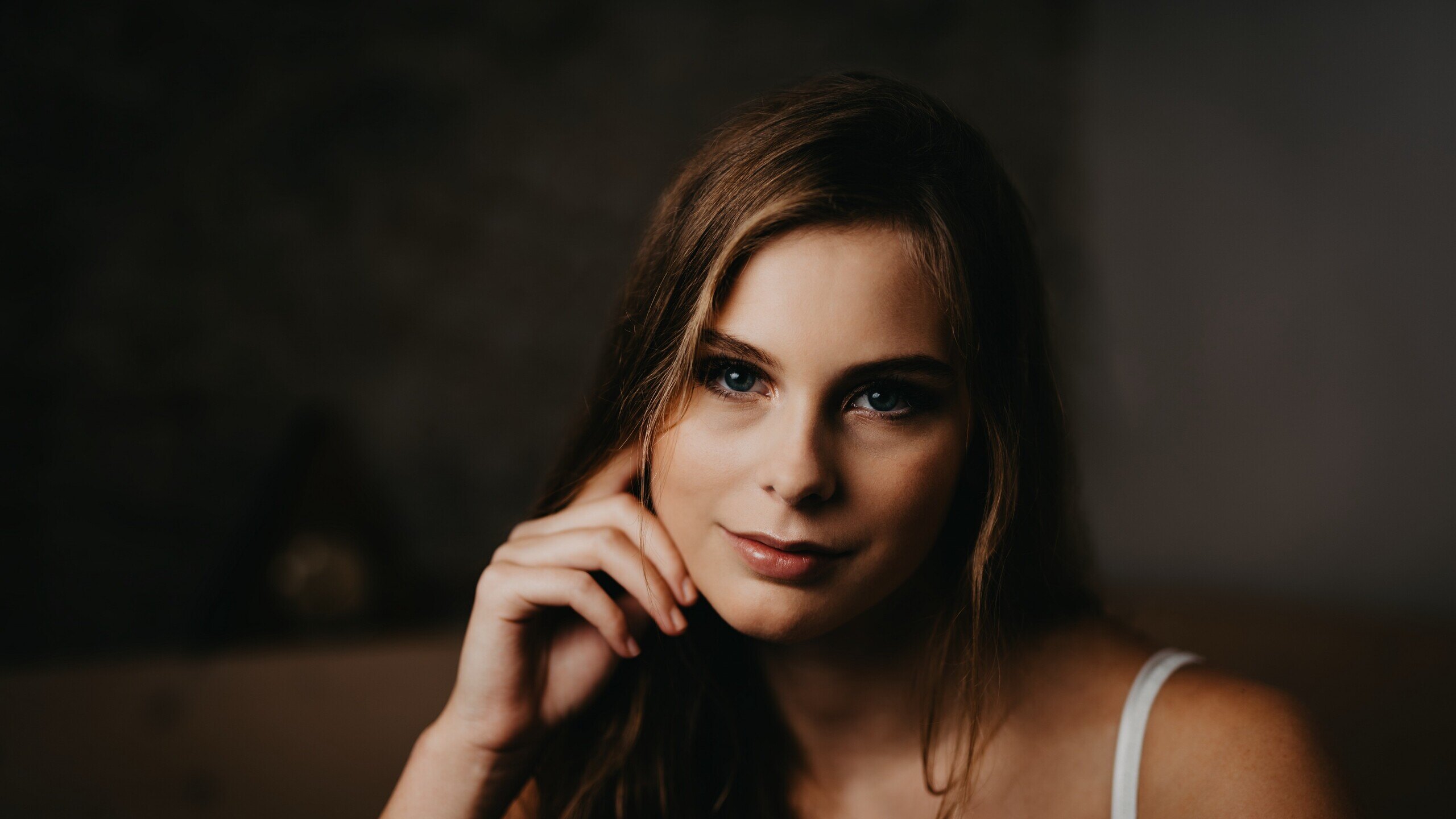 Portraitfotografie aus Freistadt - junge Frau im warmen Licht